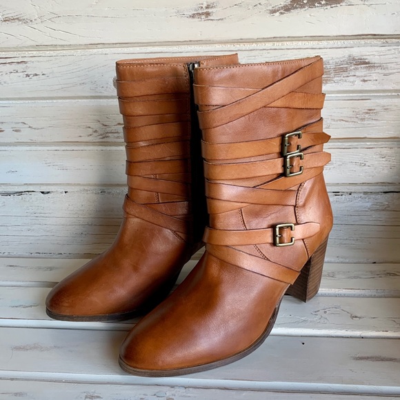 Multi Strap Mid Boot with Buckles
Diba True - Picture 8 of 12